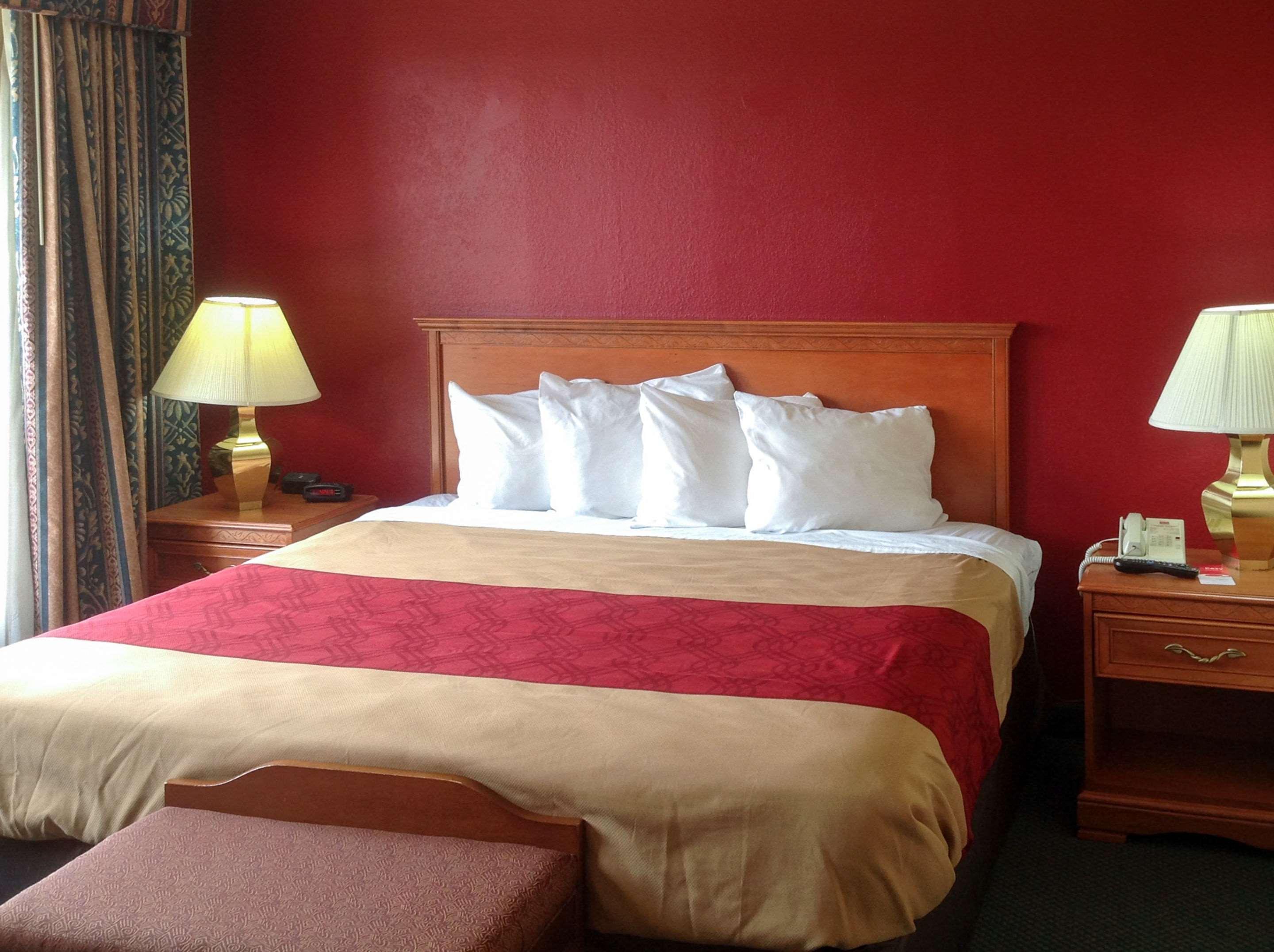 Econo Lodge & Suites סאות'רן פיינס מראה חיצוני תמונה