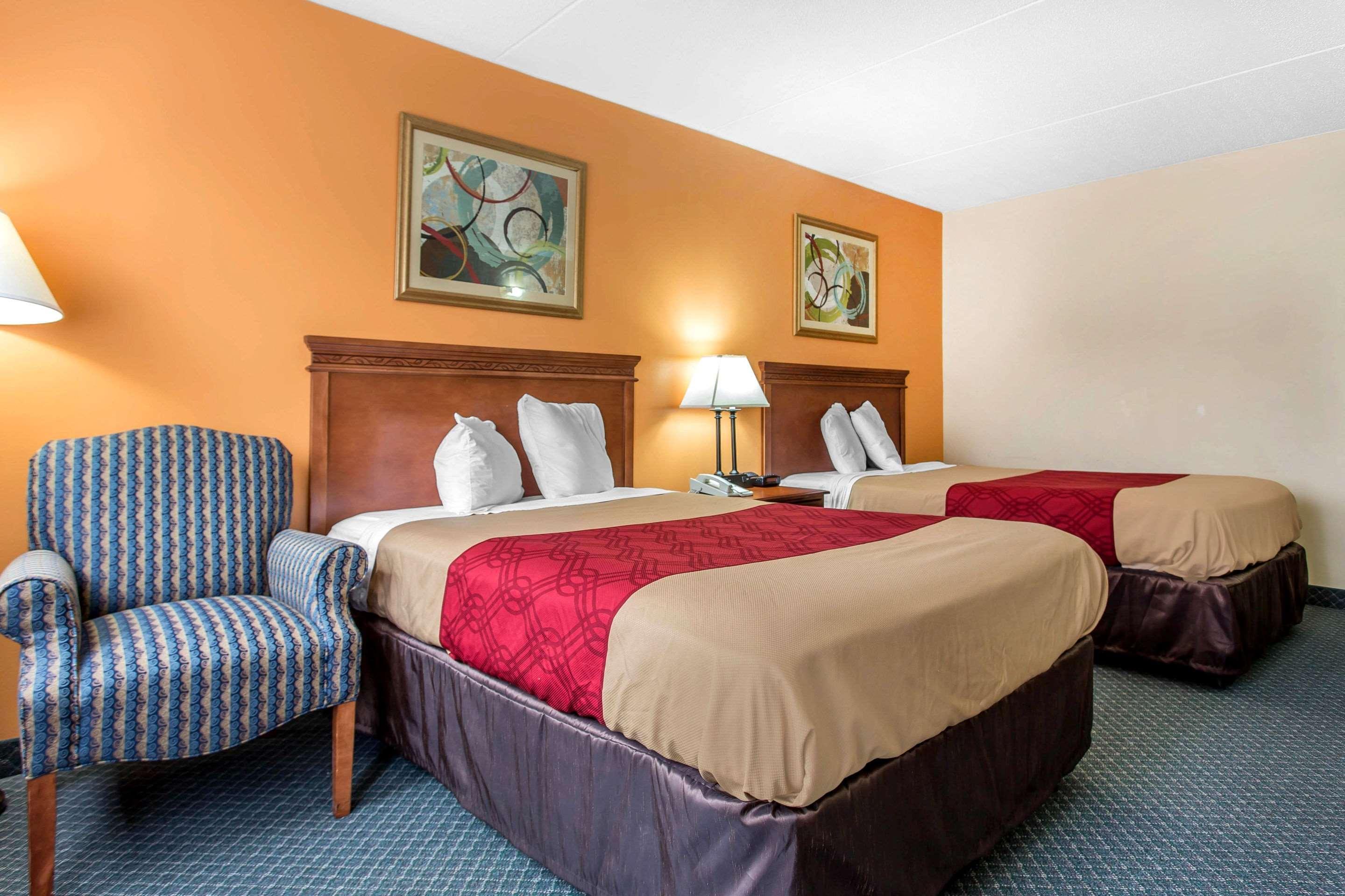 Econo Lodge & Suites סאות'רן פיינס מראה חיצוני תמונה