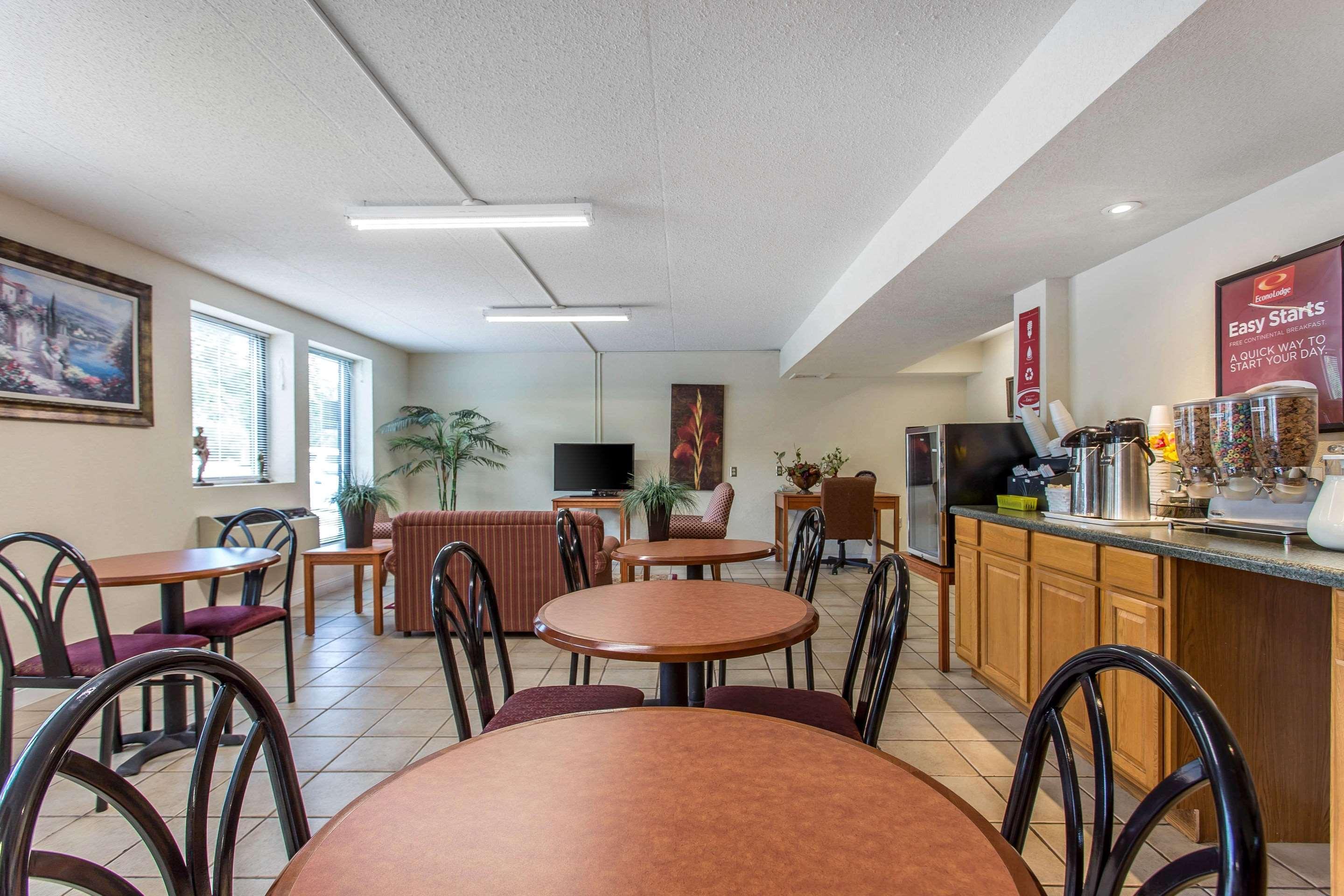 Econo Lodge & Suites סאות'רן פיינס מראה חיצוני תמונה