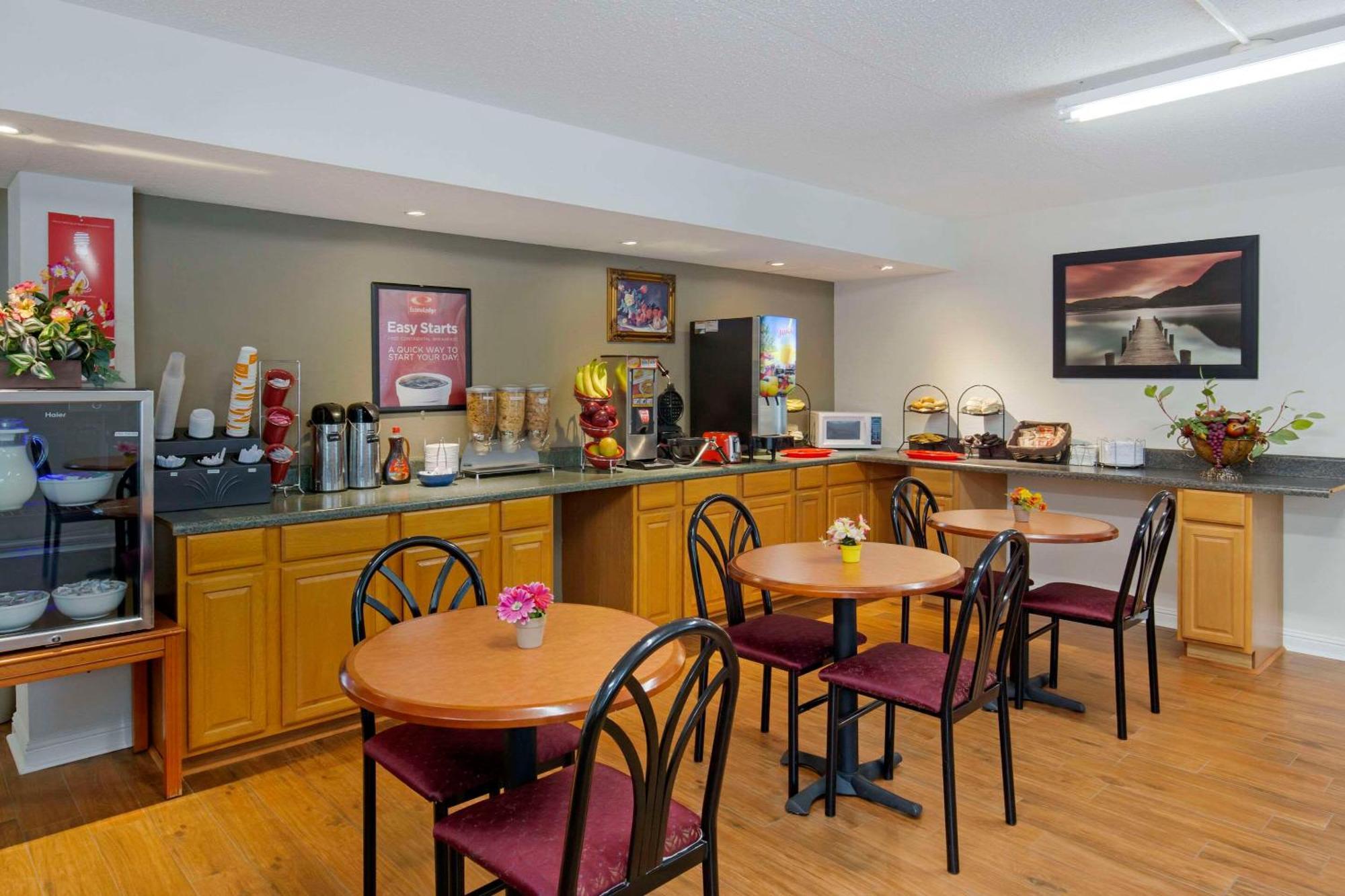 Econo Lodge & Suites סאות'רן פיינס מראה חיצוני תמונה