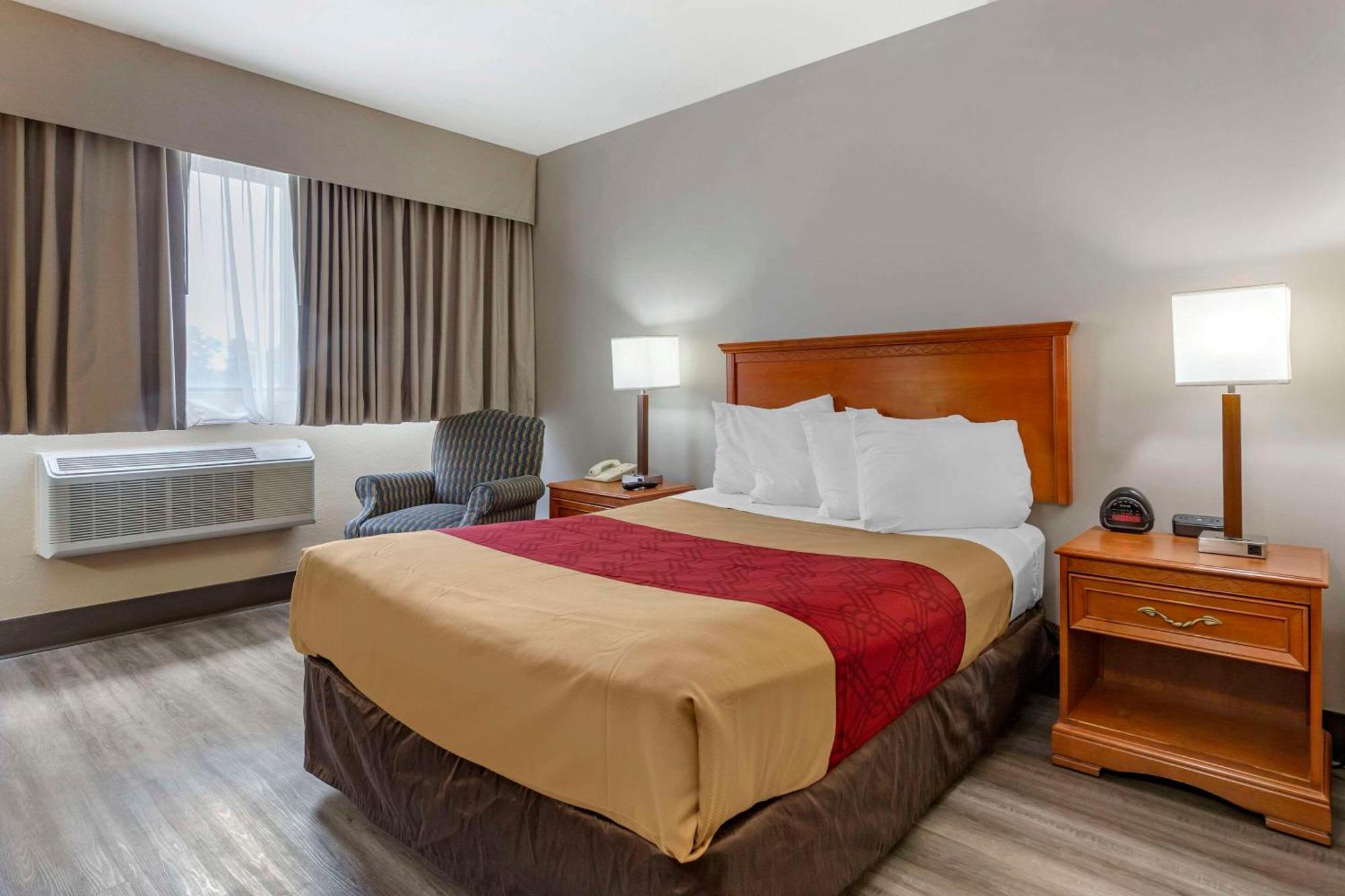 Econo Lodge & Suites סאות'רן פיינס מראה חיצוני תמונה