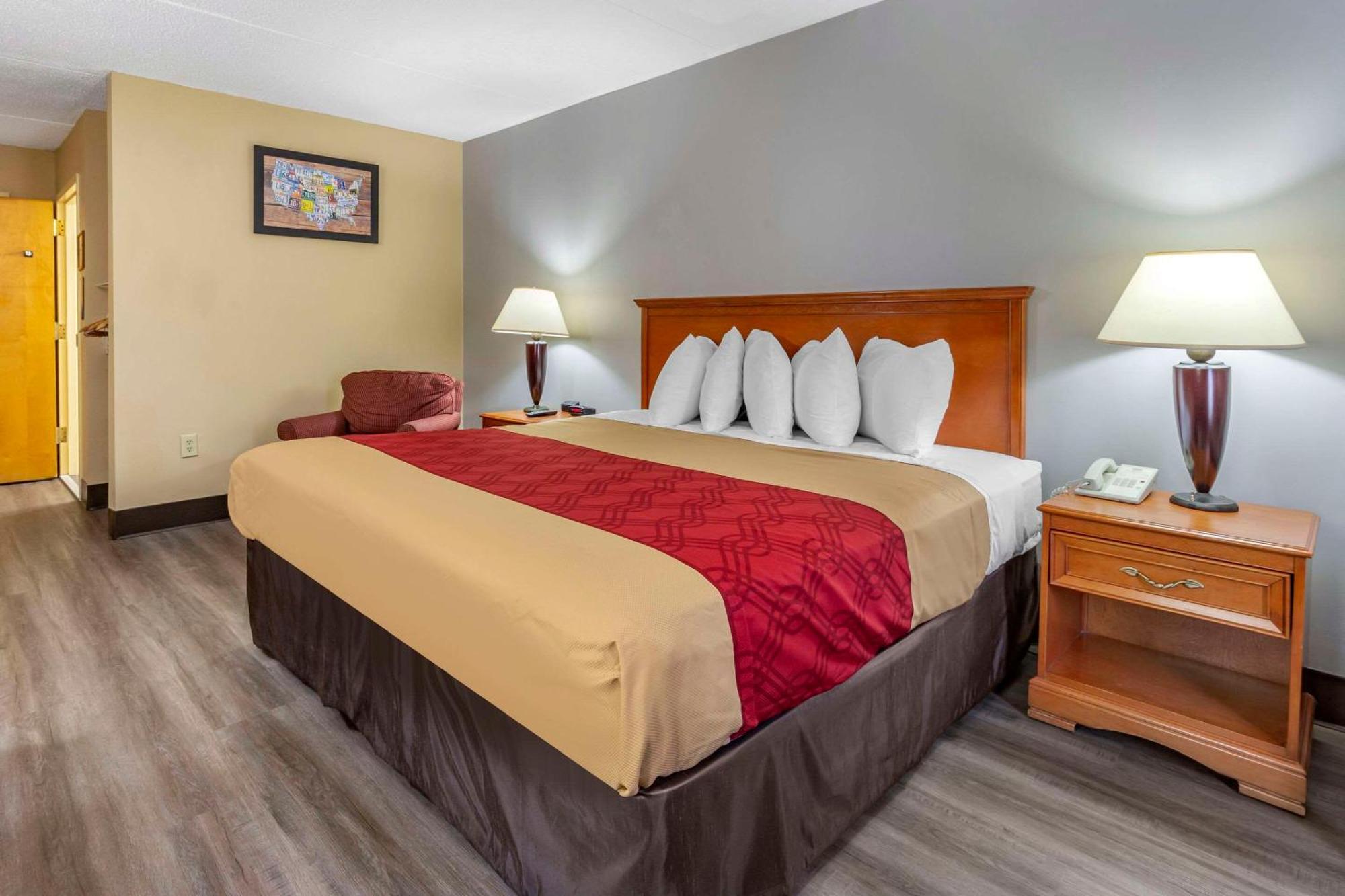 Econo Lodge & Suites סאות'רן פיינס מראה חיצוני תמונה