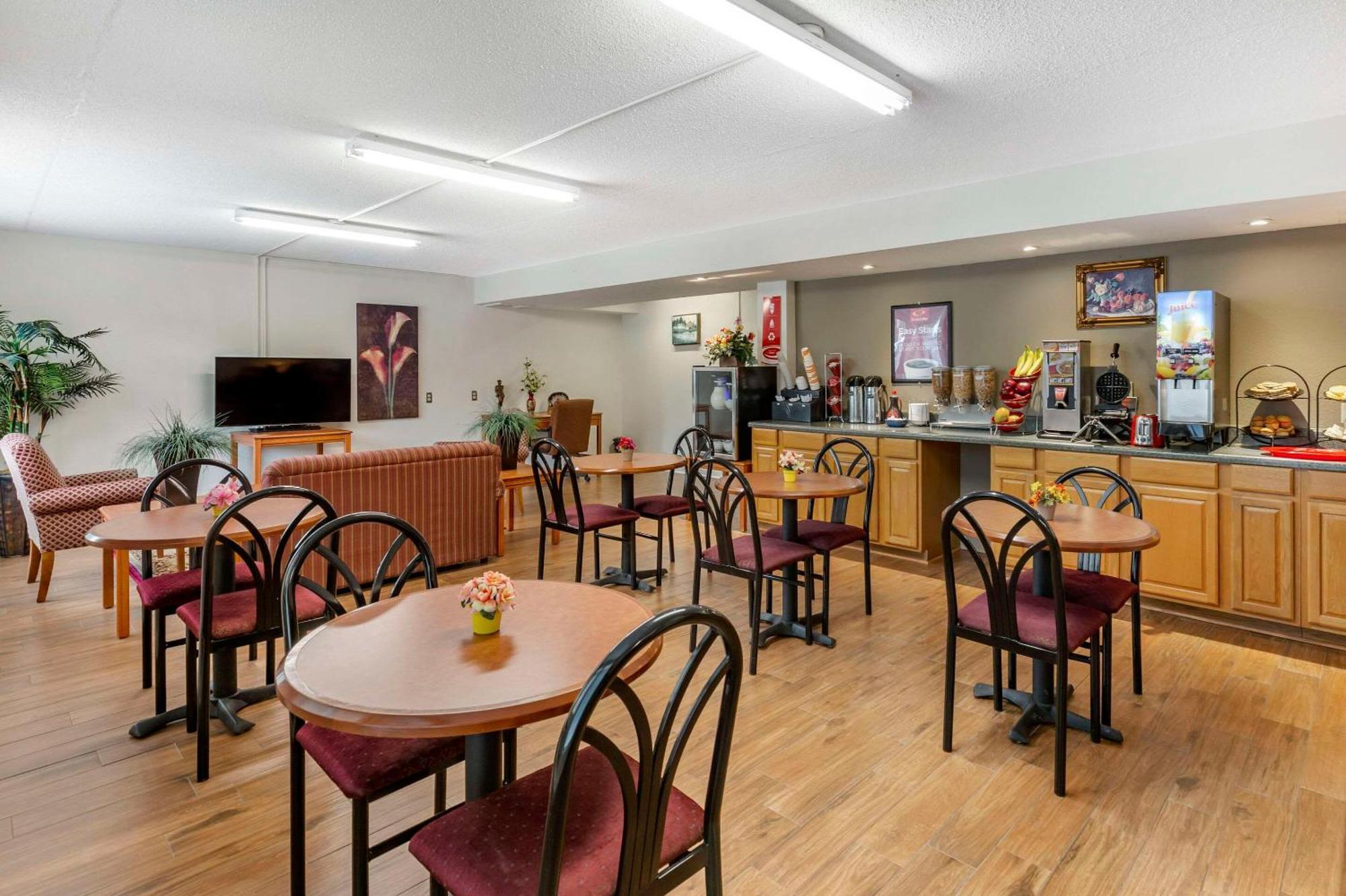 Econo Lodge & Suites סאות'רן פיינס מראה חיצוני תמונה