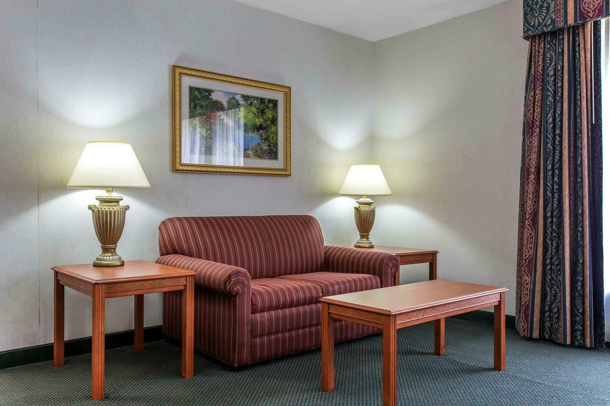 Econo Lodge & Suites סאות'רן פיינס מראה חיצוני תמונה